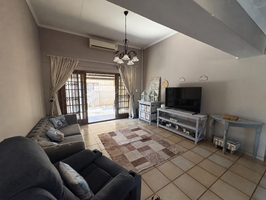 2 Bedroom Property for Sale in Waterval East North West